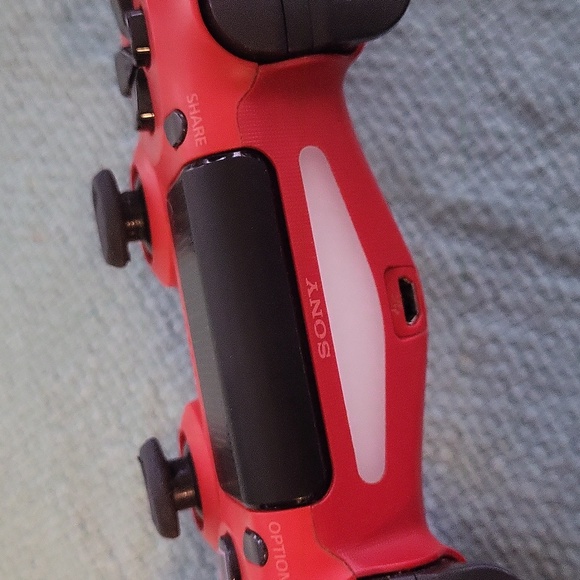 Playstation 4 Red Wireless Game Controller - Picture 3 of 3